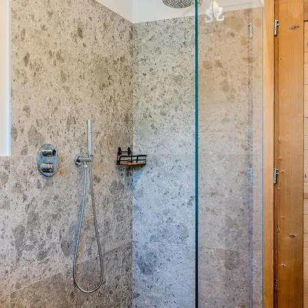 Pettazzuro By Interhome Apartmán
